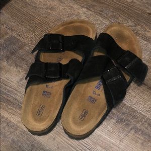 Womens black Arizona Birkenstock’s